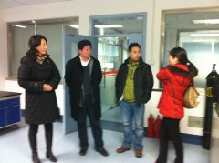 双胞胎董事长鲍洪星来京并参观国家饲料检测中心
